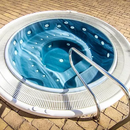 Appartement Beachfront With Pool And Garden S Abanell