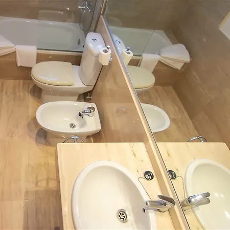 شقة Beachfront With Pool And Garden S Abanell بلانيس